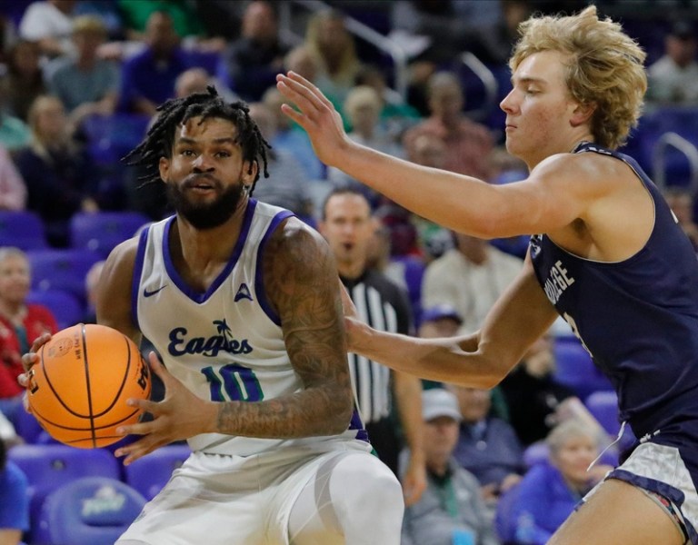 College Basketball Projections and Best Bets for 12/19 from the T Shoe Index