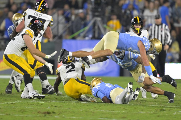 UCLA vs. Washington Prediction: Week 12 College Football Picks