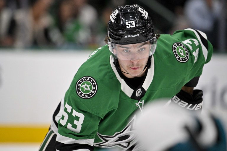 NHL Predictions: Expert Picks on Monday, November 25