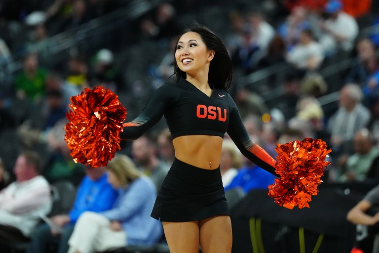 College Basketball Picks Today: Greg Peterson Best Bets for December 25