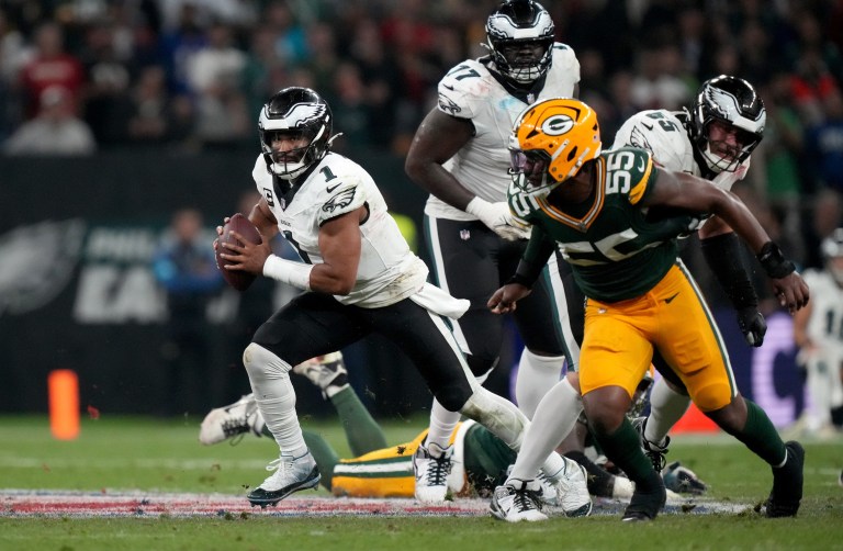Packers vs. Eagles Predictions: NFL Playoffs Wild Card Game odds, picks and player props